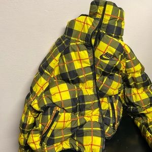 Nike winter puffer jacket,almost new ,size s